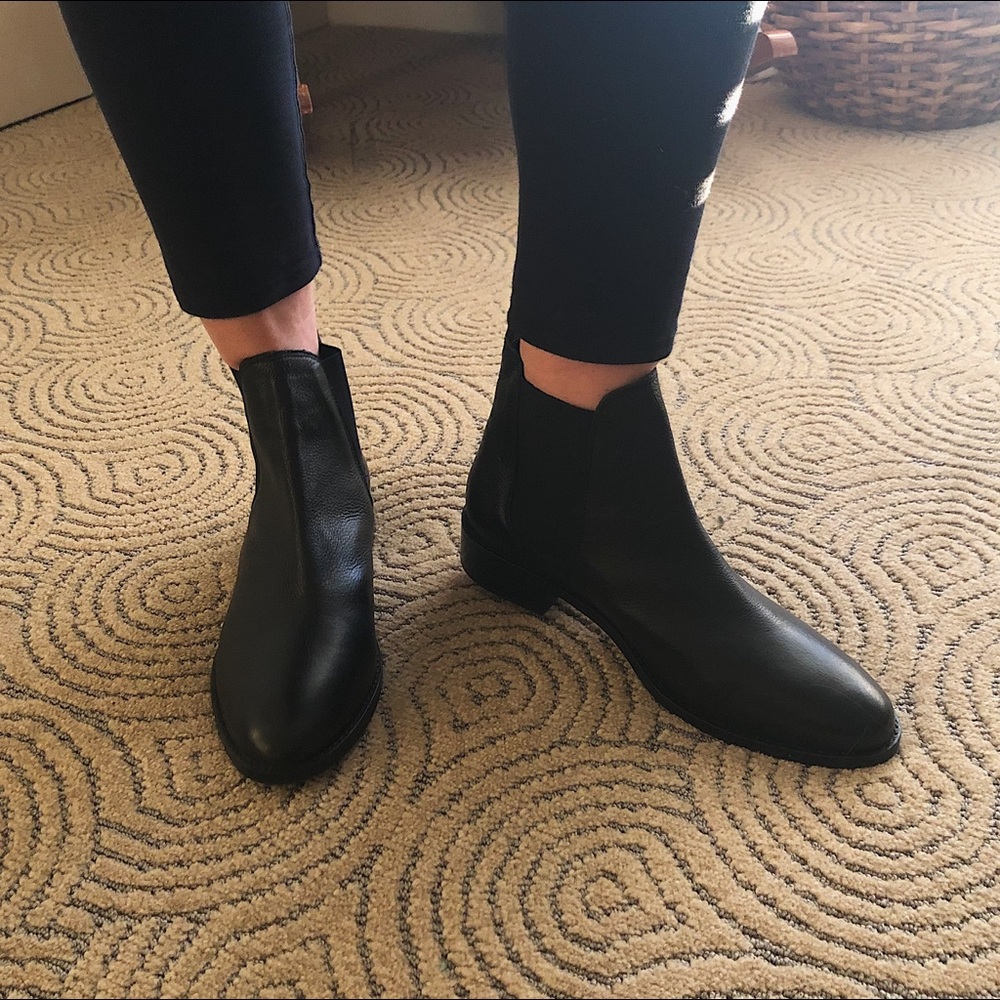 ASOS BLACK CHELSEA BOOTS! NEVER WORN!